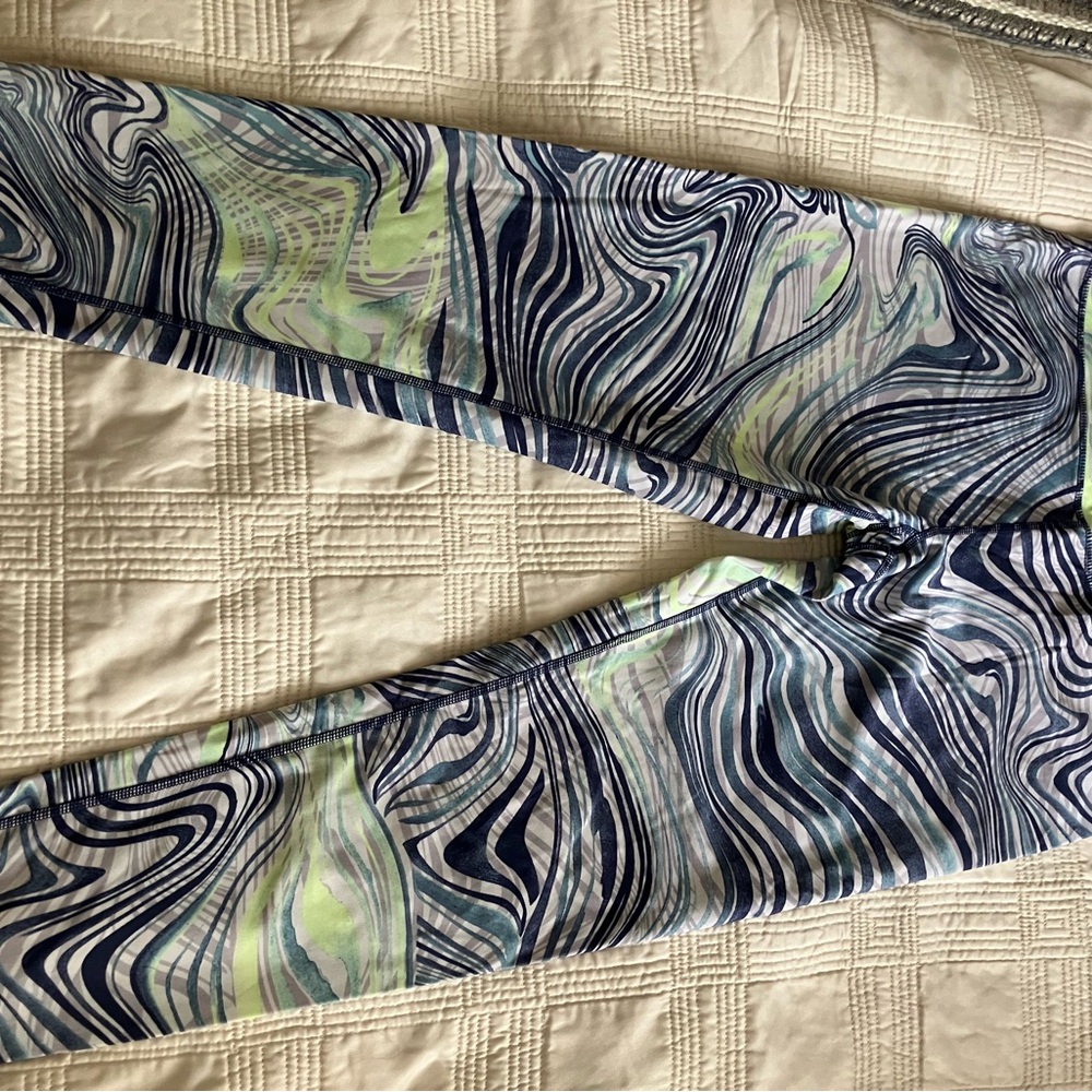 Calvin Klein Women’s Marble Print Leggings - Blue and White